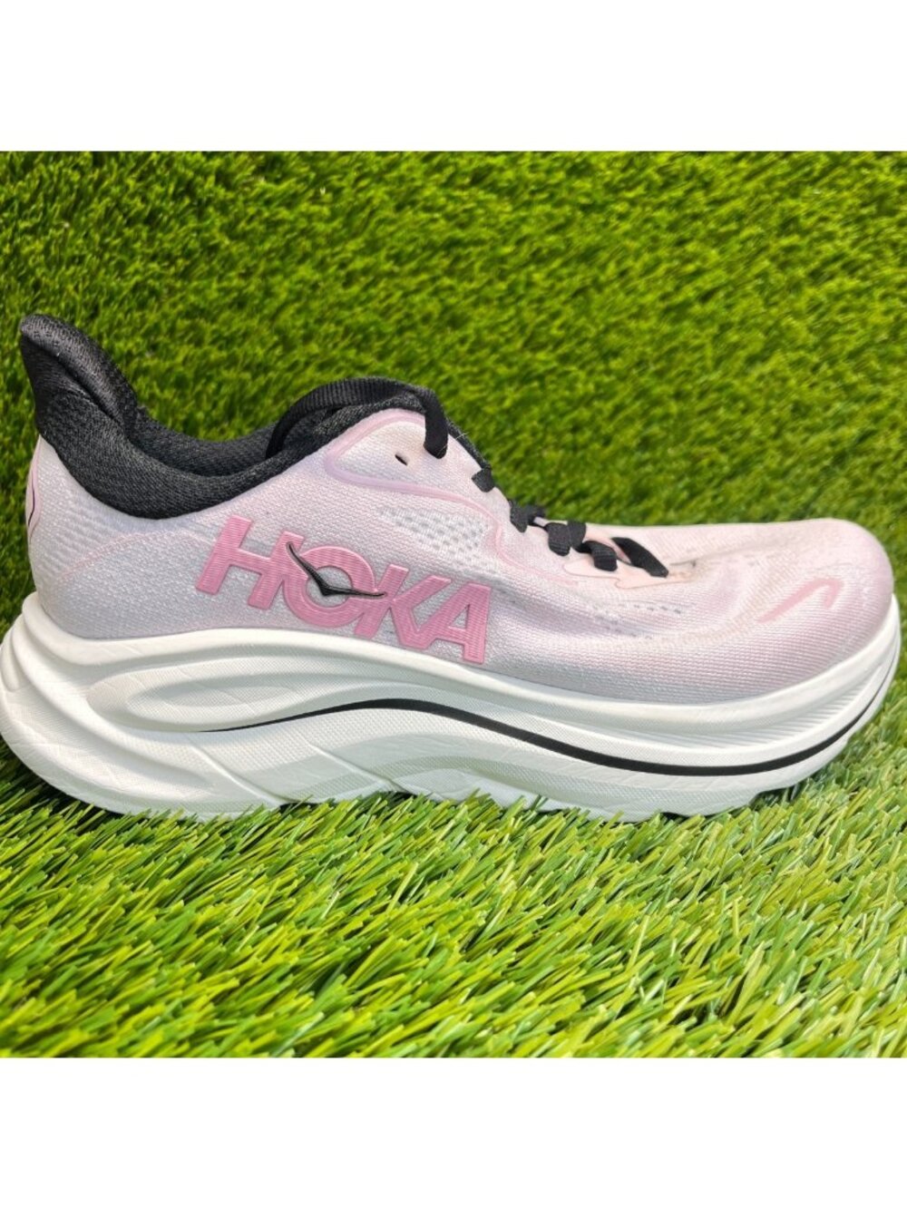 Hoka One One Clifton 10 Womens Size 6 Pink White Athletic Running Shoes Sneakers